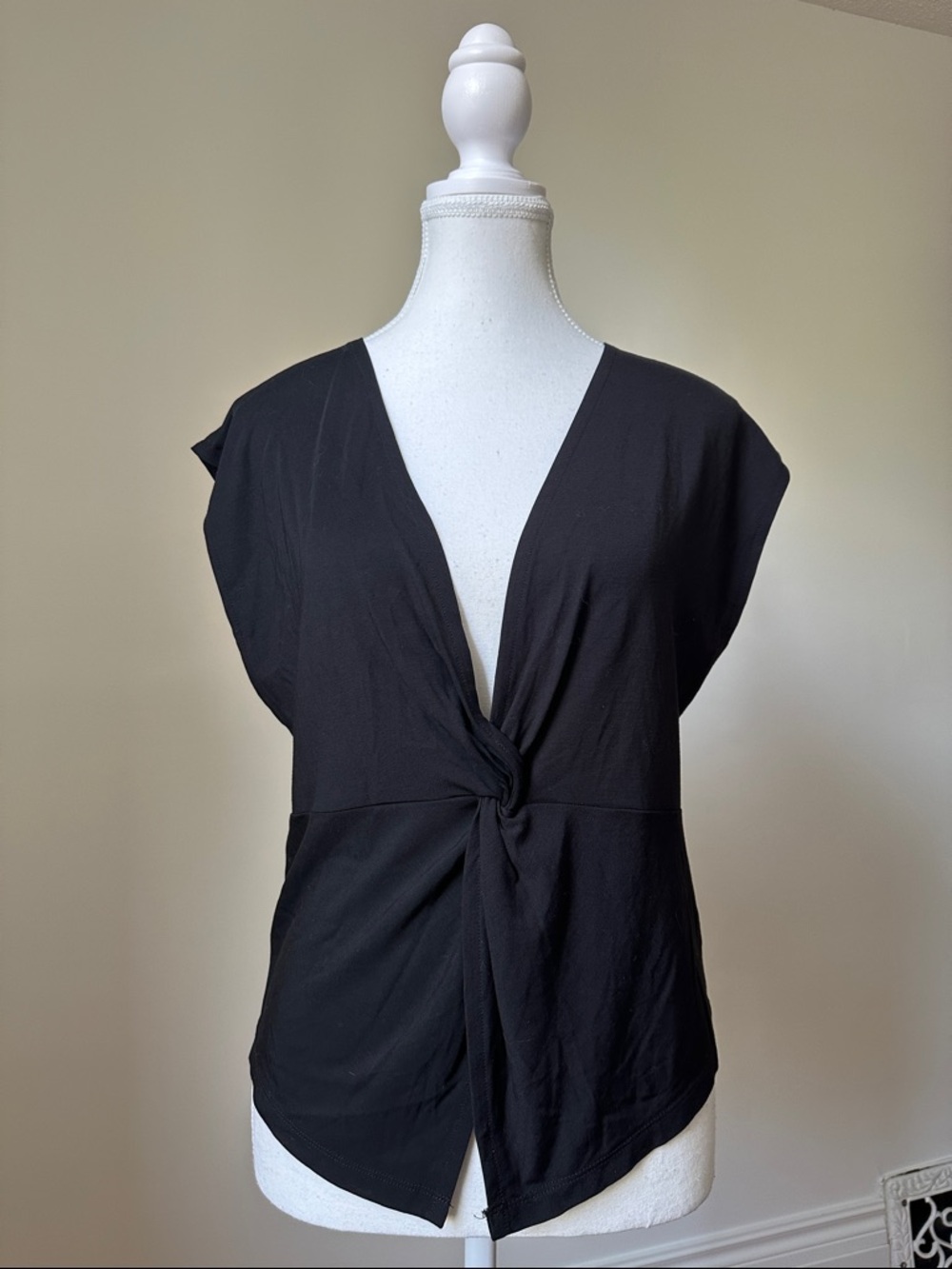 MUDO COLLECTION Black‎ Knot Front Vneck Whimsigoth Short Sleeve Size Medium